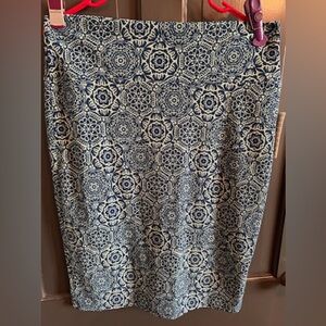 Large Cassie skirt by LuLaRoe.